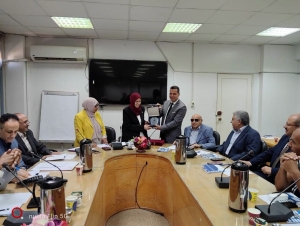 مجلس كلية الطب البيطري بجامعة بنها يكرّم الأستاذة الدكتورة أماني عباس عميد الكلية
